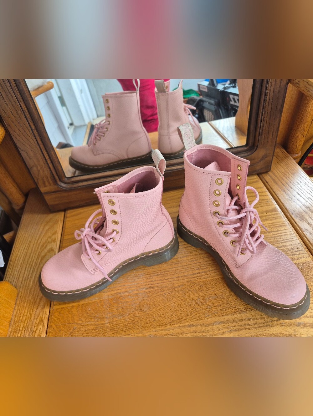 Dr. Martens 1460 Pascal Pink Peach Soft Virginia Leather 8 Eye Boots US 5 - Picture 3 of 11